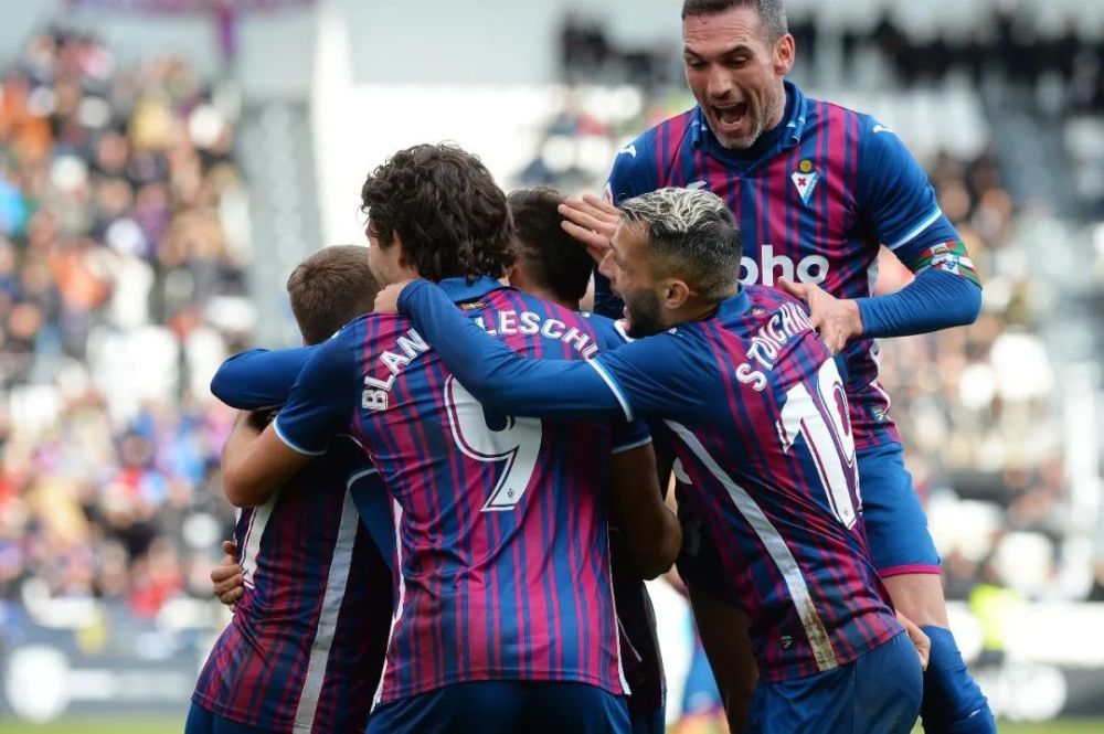 球队在防守 球队在防守